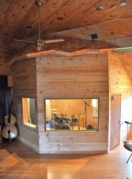 Enclosed drum room